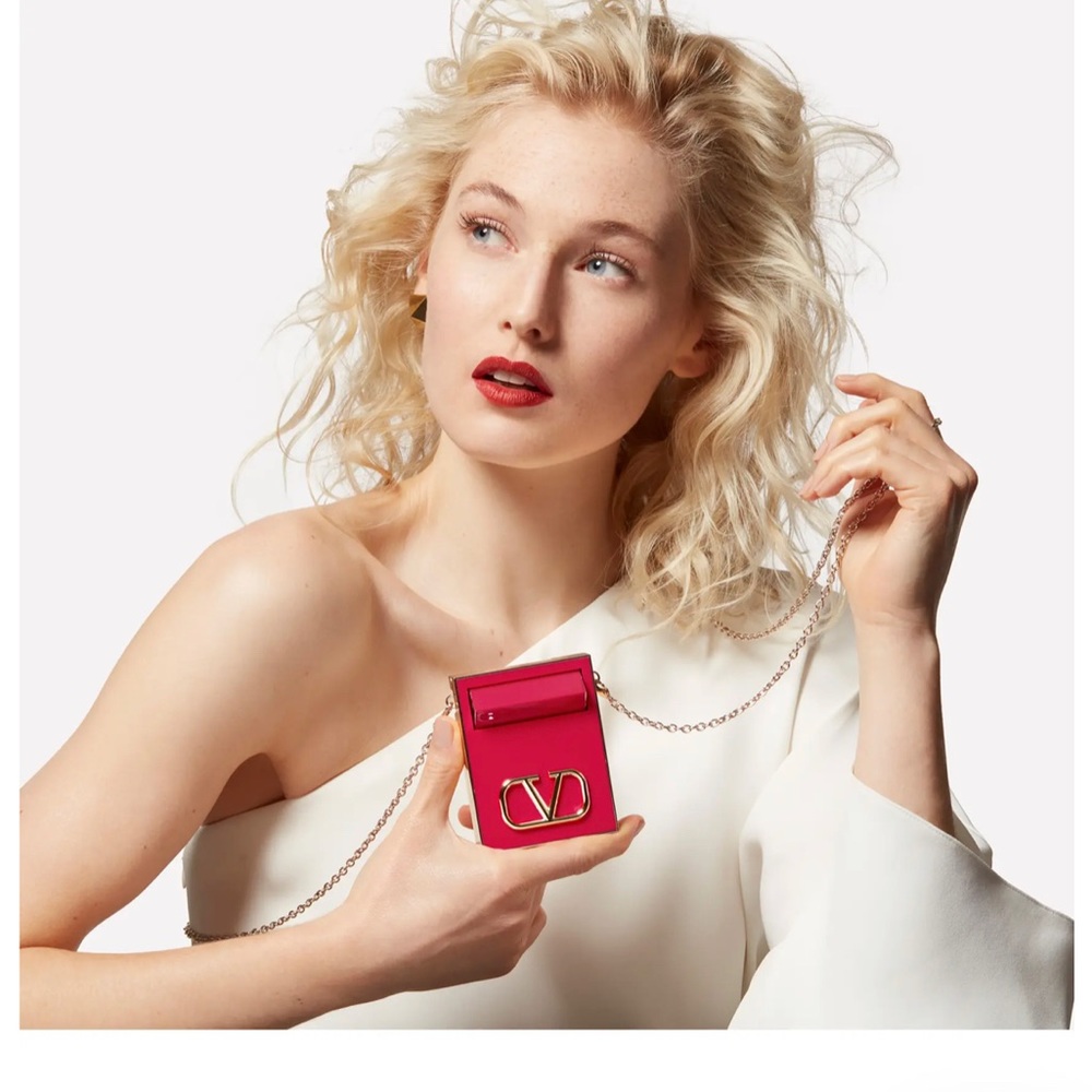 Valentino Go-Clutch w chain pouch 02 Light